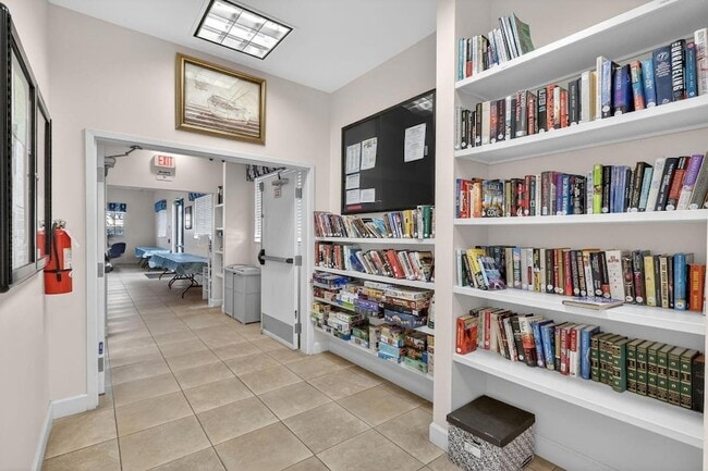 Building Photo - 7410 S Ocean Dr