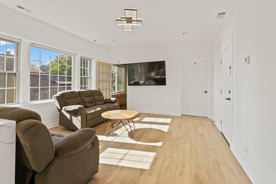 Family Room - 7131 W Altgeld St