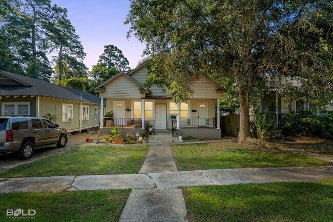 Building Photo - 649 Merrick St