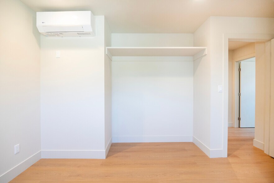 Building Photo - 4541 1/2 Melbourne Ave