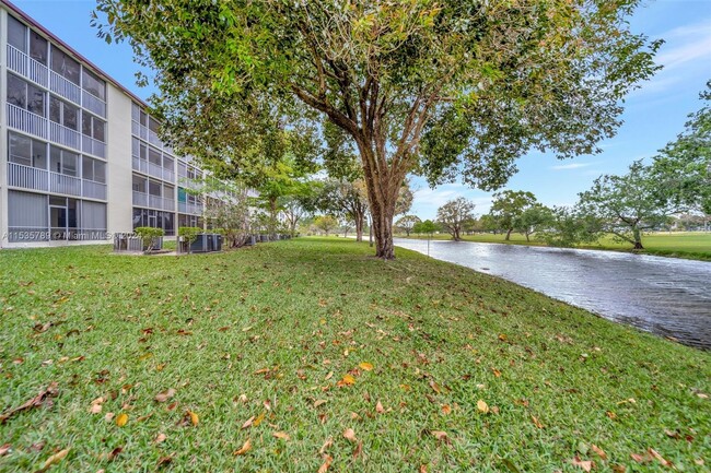 Building Photo - 13155 SW 7th Ct