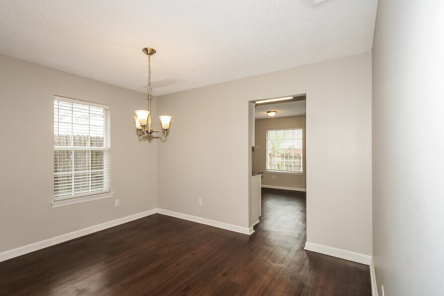 Building Photo - 8450 Kimberly Rose Dr