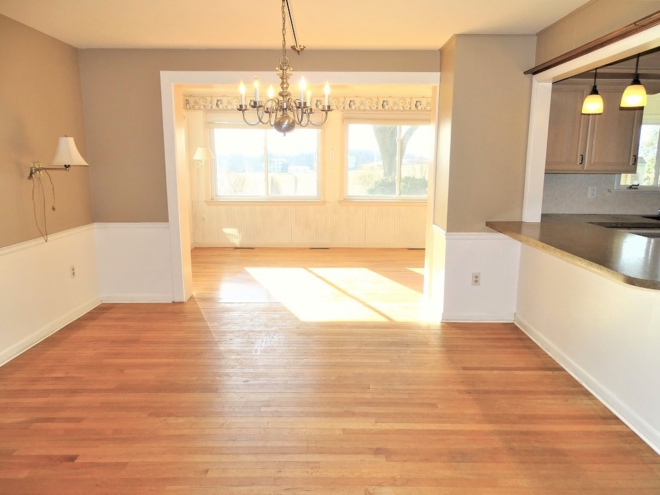 Building Photo - 1357 E Oregon Rd