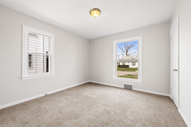 Building Photo - 26950 Mallard Ave