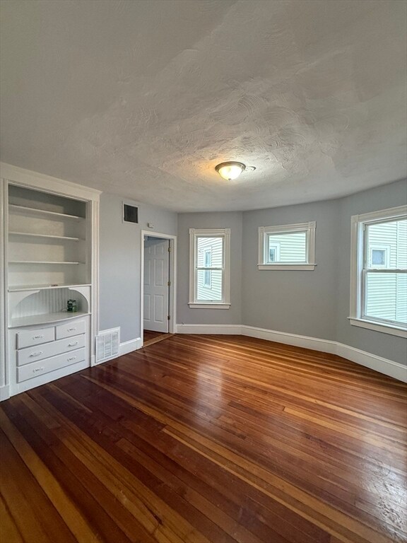 Building Photo - 24 Whitfield St