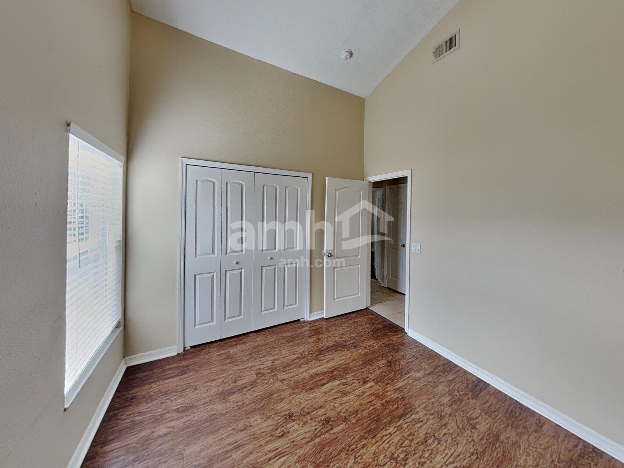 Building Photo - 2600 Deck Ave