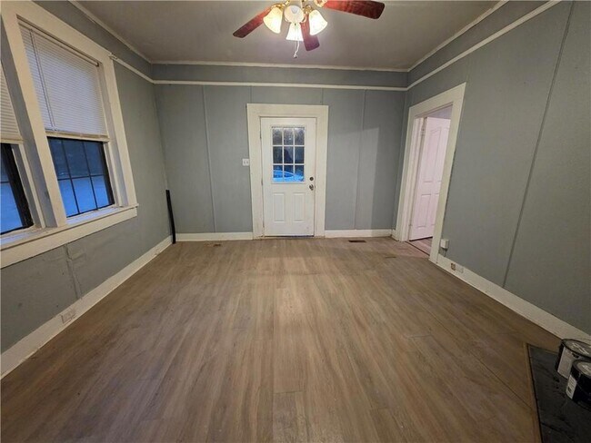 Building Photo - 14 Southern St