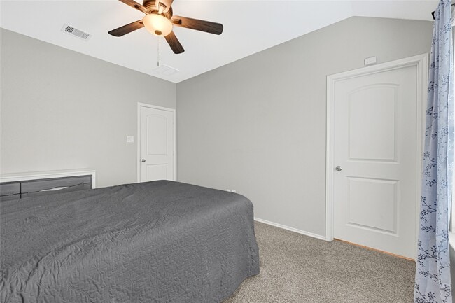 Building Photo - 22438 Forest Gorge Ln