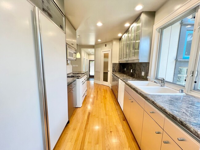 Building Photo - Pristine 3 Bedroom Craftsman House in Belm...