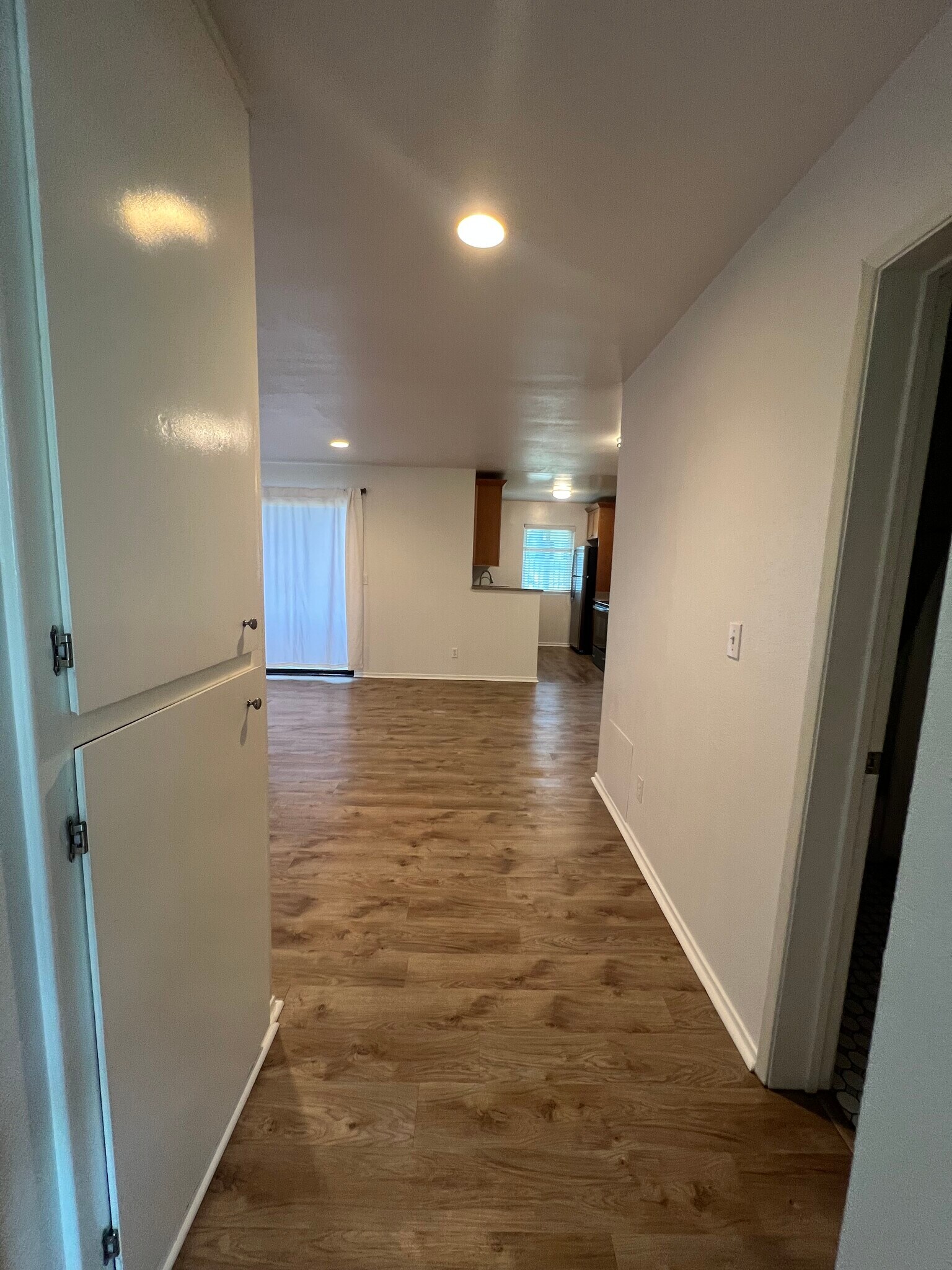 Building Photo - 1676 Maple Ave