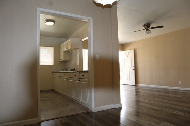 Building Photo - 7013 Coldwater Canyon Ave