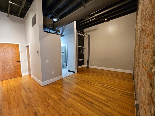 Building Photo - 1417 Market St