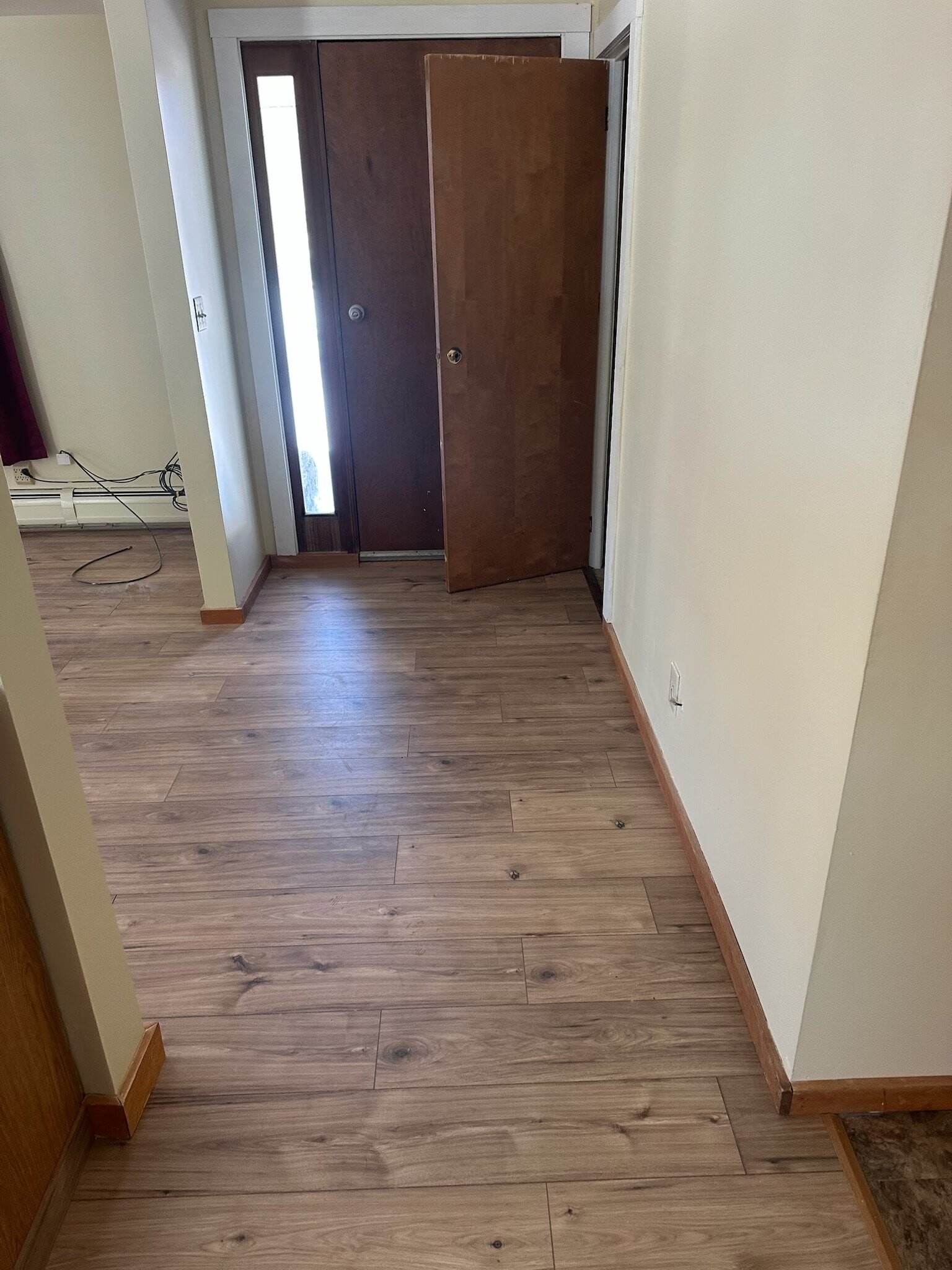 Building Photo - 686 S Windsor St