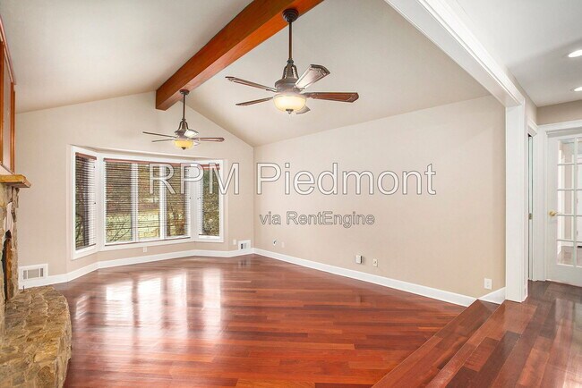 Building Photo - 630 Pine Point Trce