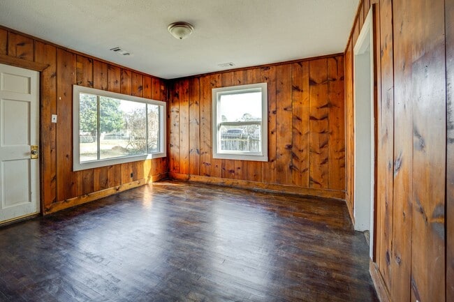 Building Photo - 1101 N 44th St