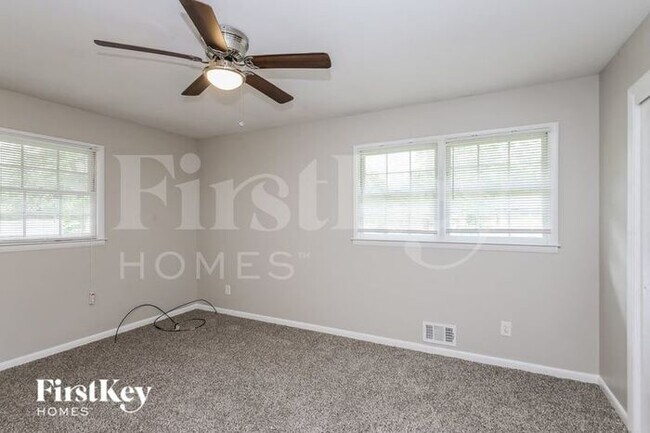 Building Photo - 149 Parker Dr SW