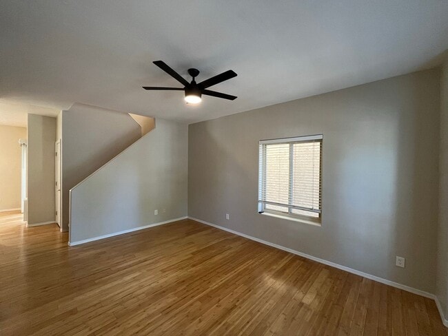 Building Photo - 2 Bedroom Townhome in the Stone Gate Commu...