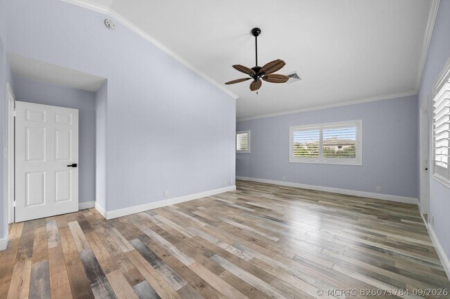 Building Photo - 5100 NE 30th Terrace