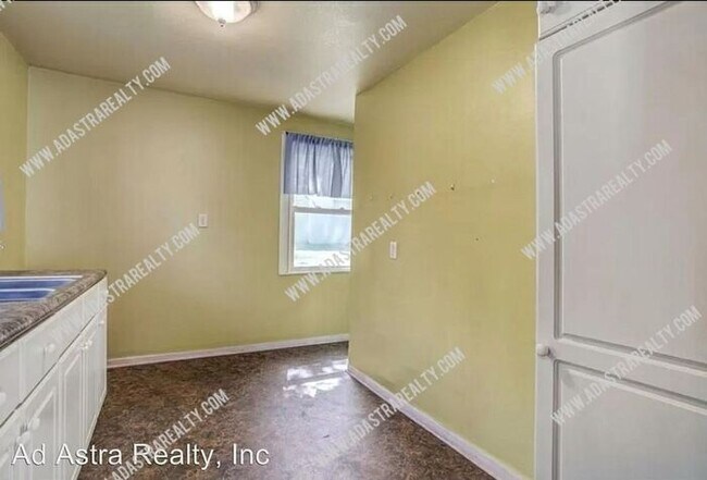 Building Photo - Awesome Location in Waldo-Available NOW!!