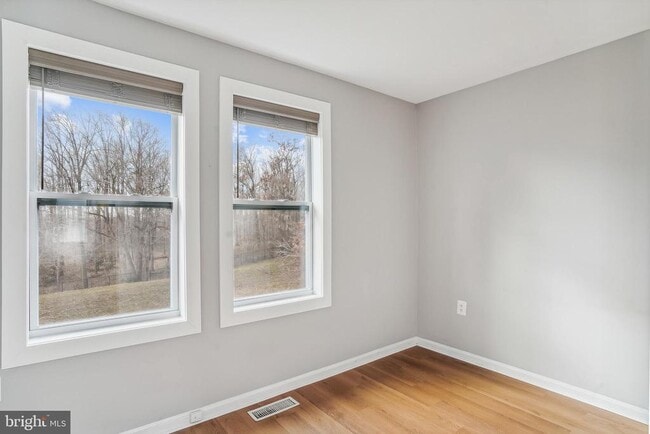 Building Photo - 13725 Avonshire Dr