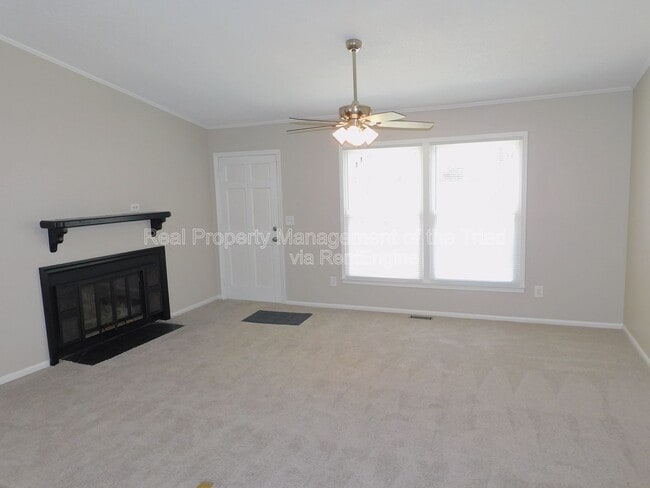 Building Photo - 911 Tipperary Dr