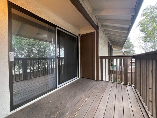 Building Photo - 2416 Shadow Ln
