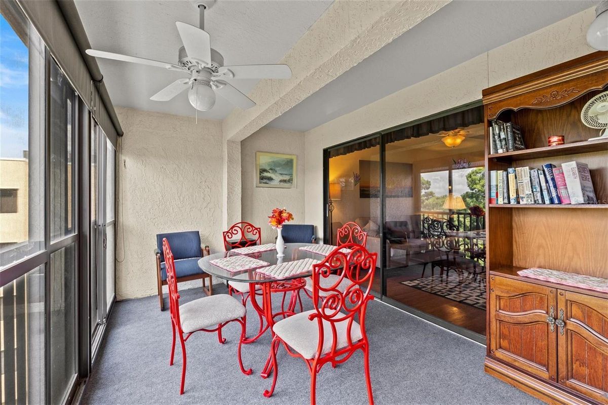 Building Photo - 1942 Golf View Dr