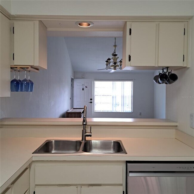 Building Photo - 4739 Myrtle Oak Dr