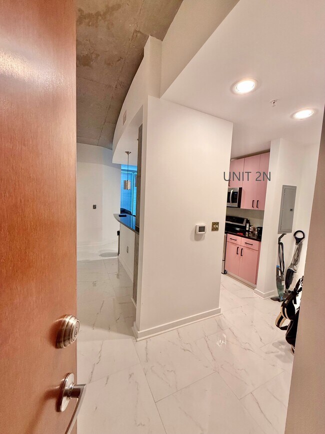 Building Photo - 5925 Almeda Rd