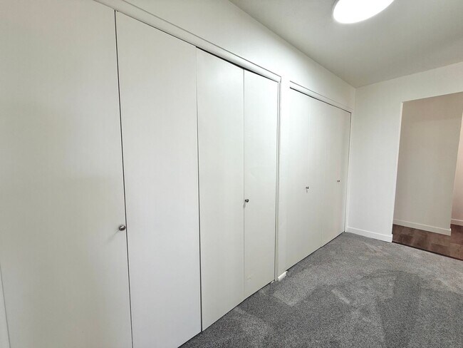 Building Photo - Open House June 20th | 3 Bedroom Townhome in Holladay