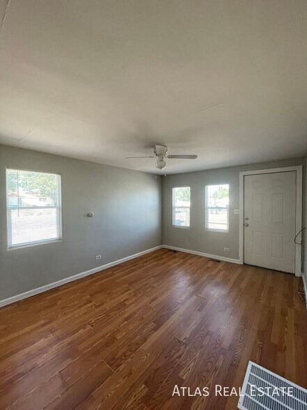 Building Photo - 7391 Oneida Dr