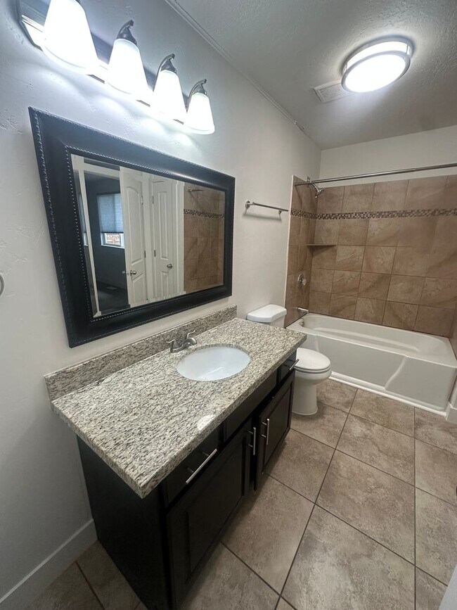 Building Photo - Beautiful home in Salt Lake!!