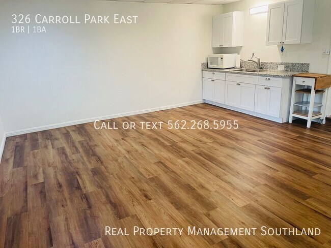Building Photo - Studio Apartment for Rent in Long Beach