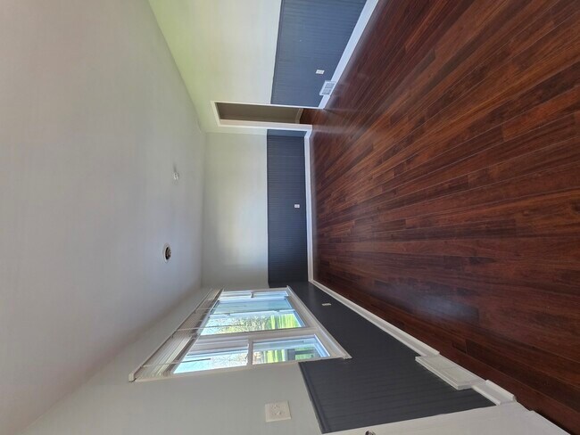 Building Photo - 36752 N Wildwood Dr