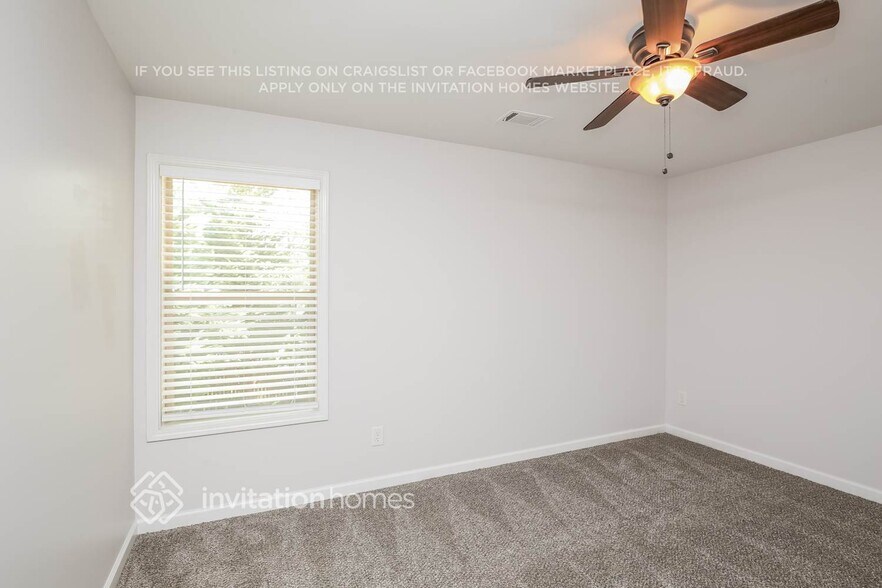 Building Photo - 532 Suwanee Oaks Dr NE