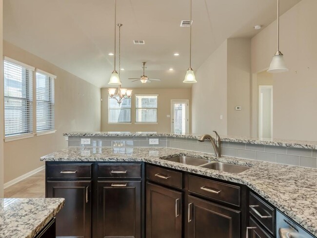 Building Photo - 2104 Granite Hill Dr