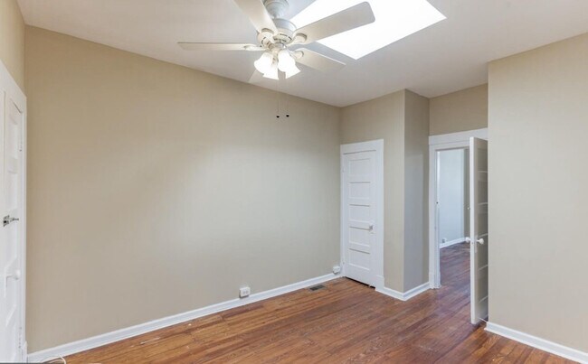 Building Photo - 3014 Clifton Park Terrace