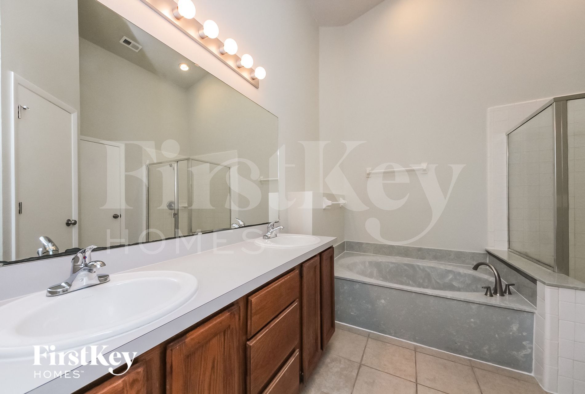 Building Photo - 10272 Willowemac Ct