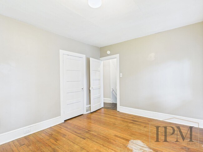 Building Photo - Available Now Beautiful 4 Bedroom Home with Garage, Central Air & Large Yard in York City.
