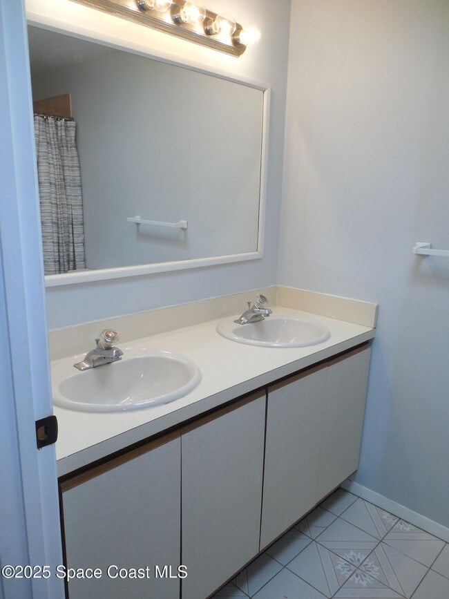 Building Photo - 345 Ocean View Ln