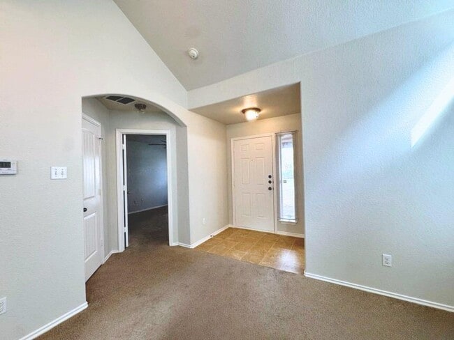 Building Photo - 716 Alamo Plaza Dr