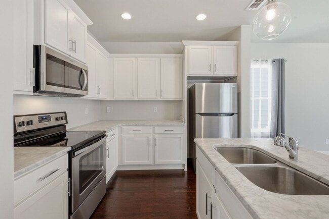 Building Photo - East Nashville Dream Rental