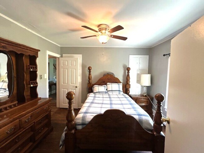 Building Photo - Country Living in Fayette County           20260515