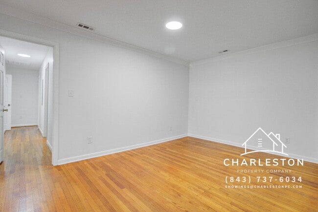 Building Photo - 816 E Estates Blvd