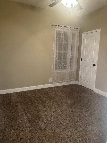 Building Photo - 1124 Eagles View Dr
