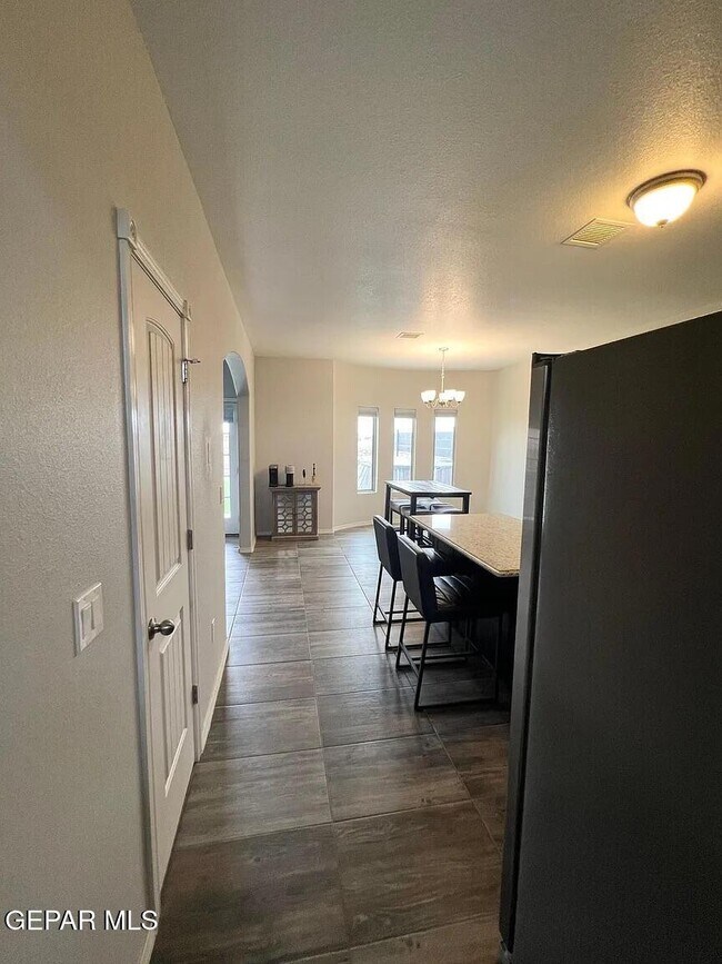 Building Photo - 15120 Method Ave