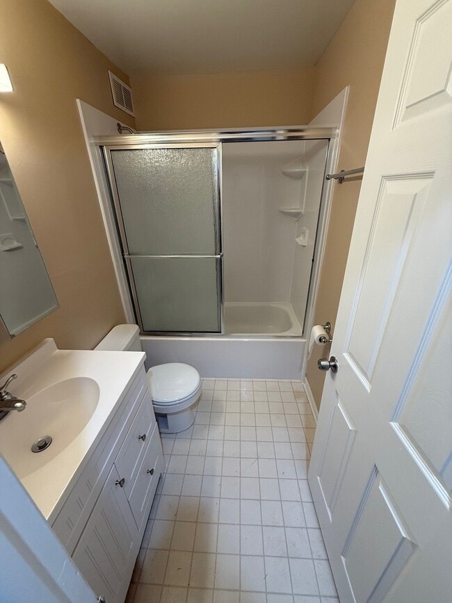 Building Photo - 5500 Hillcrest Ln