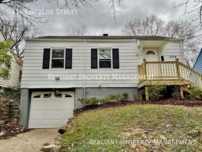 Primary Photo - Charming Newly Renovated 3-Bedroom Home wi...