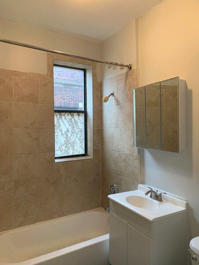 Building Photo - 1013 N Broad St