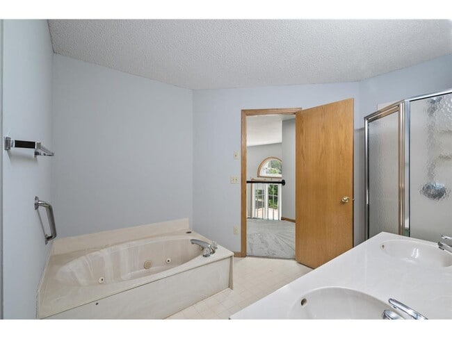 Building Photo - 17245 33rd Ave N